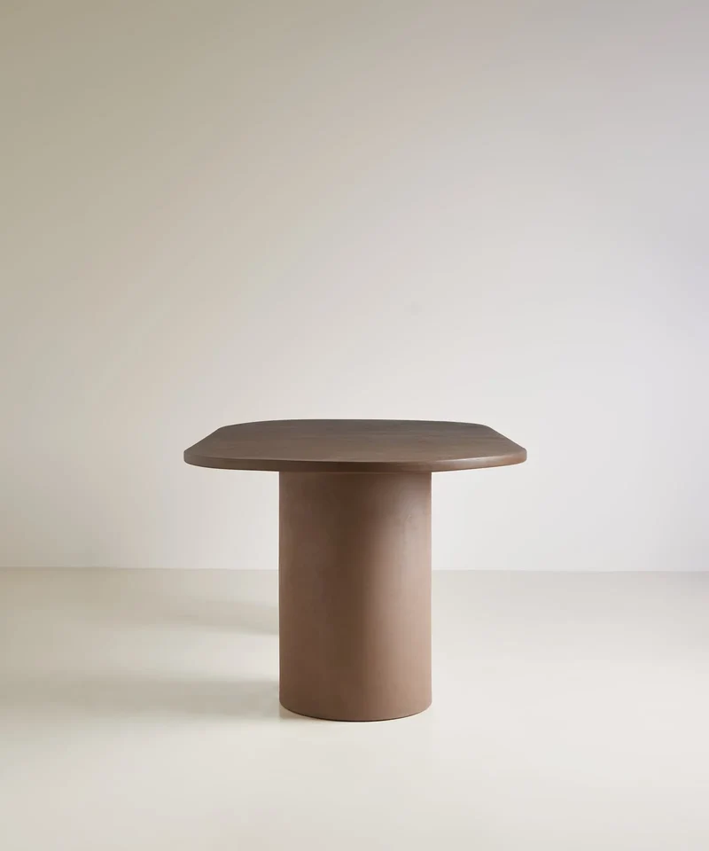 Mesa de Comedor Ovalada en Microcemento Juno