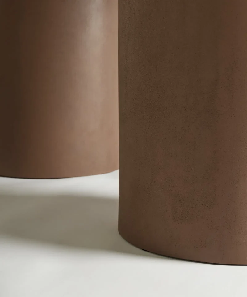Mesa de Comedor Ovalada en Microcemento Juno