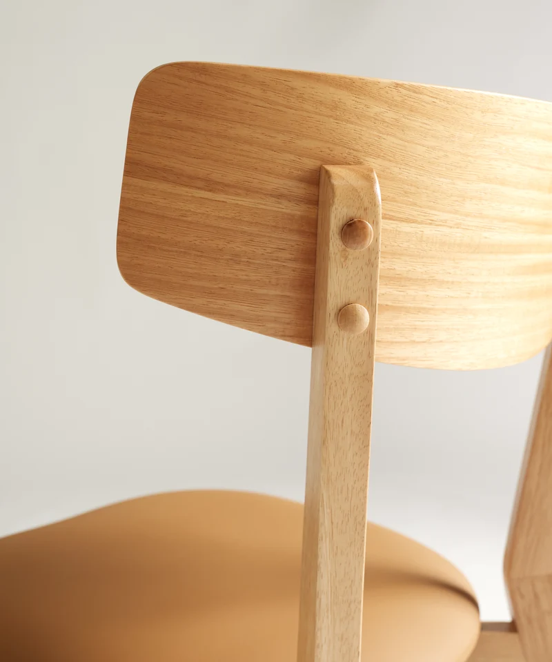 Silla de Comedor de Madera Maciza y Tapizada Aria