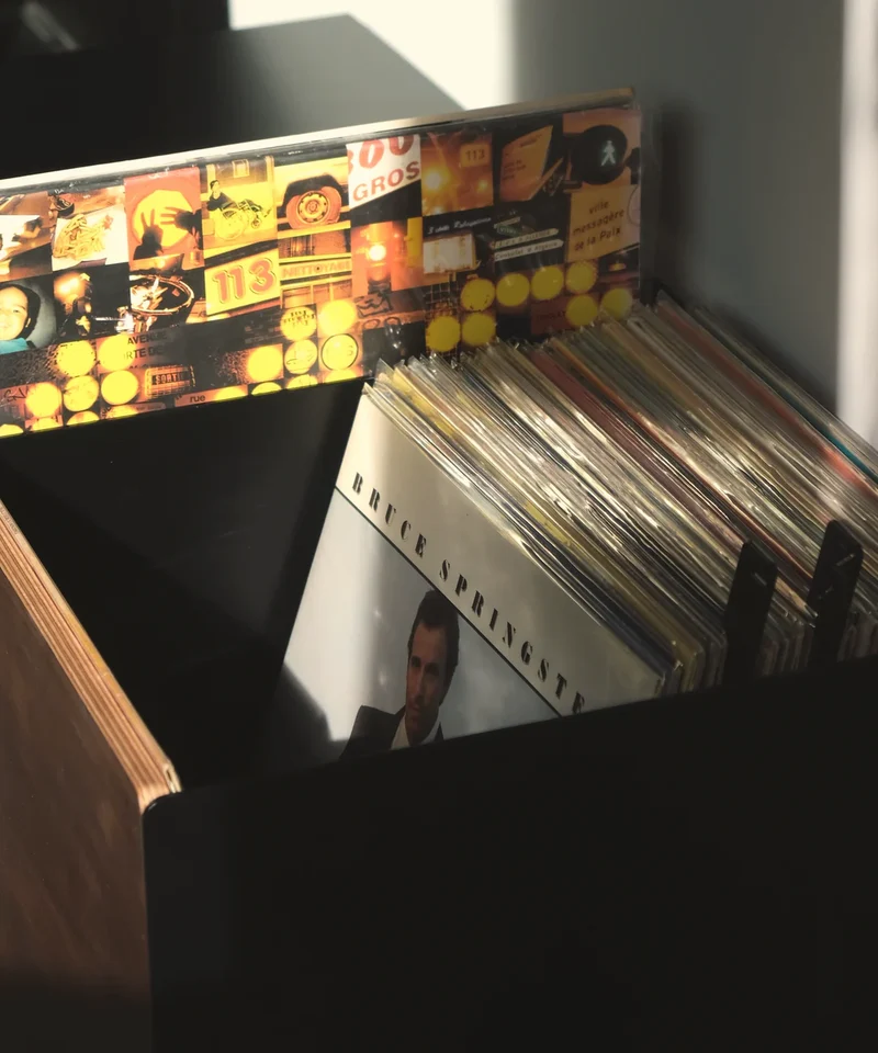 La Console Vinyles Basse - Noir & Noyer - Loia