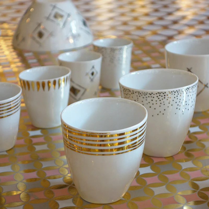TASSE ASSOIFFÉE, fil d'or