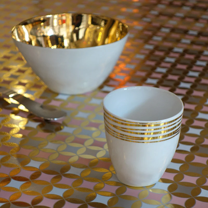 GRANDE TASSE ASSOIFFÉE, fil d'or