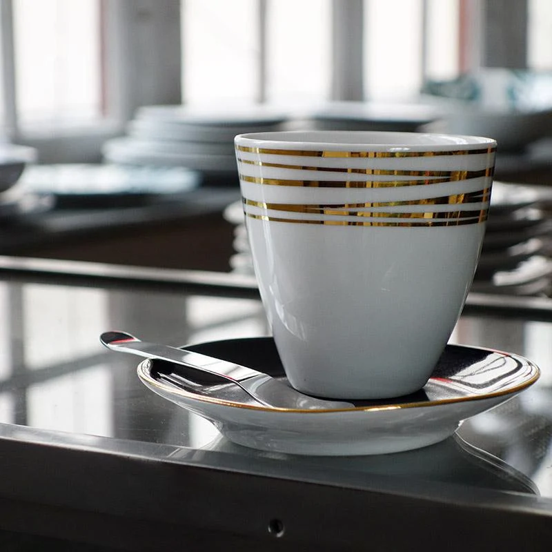 GRANDE TASSE ASSOIFFÉE, fil d'or