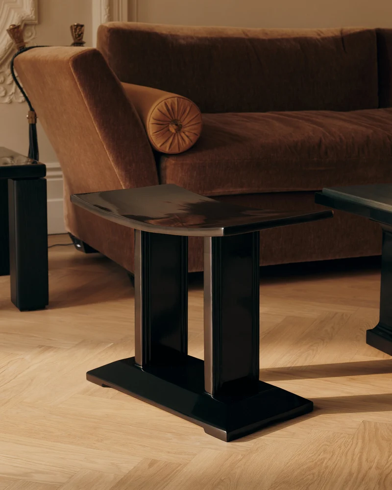 Oriole Lacquer Stool