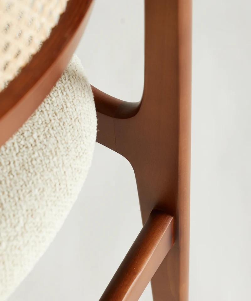 Silla de Comedor en Madera Tapizada Elma