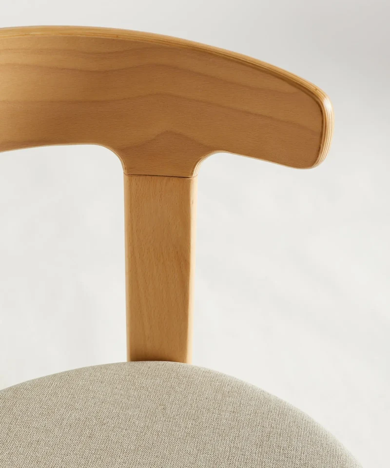 Silla de Comedor en Madera Tapizada Grim
