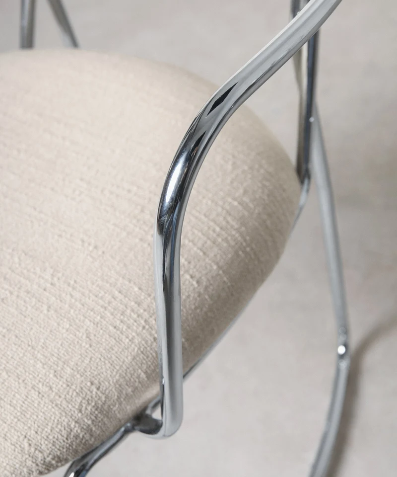 Silla de Comedor de Tela y Metal con Reposabrazos Moritz Arms