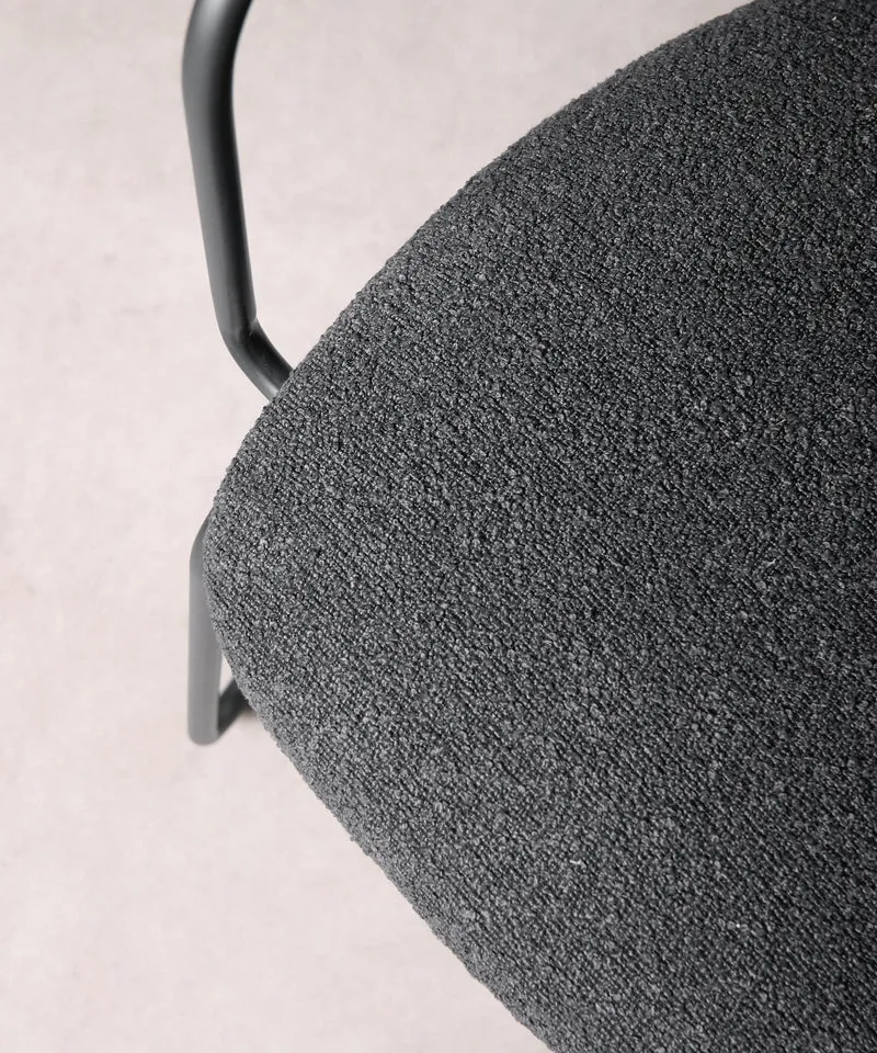 Silla de Comedor de Tela y Metal con Reposabrazos Moritz Arms