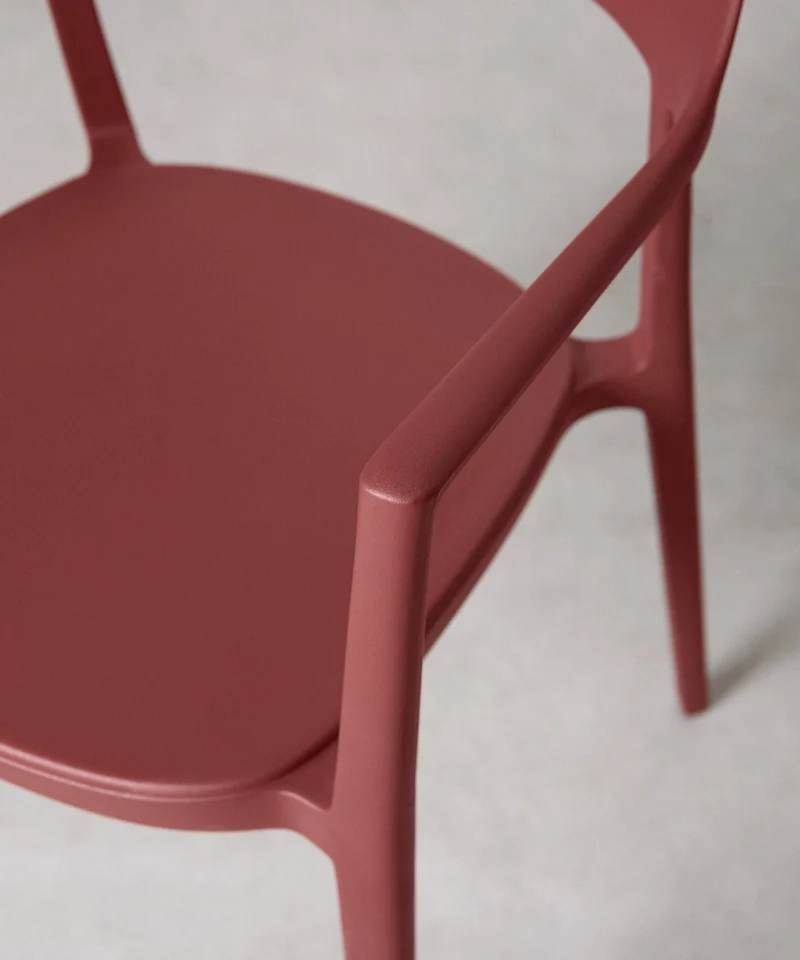 Silla de Polipropileno con Reposabrazos Naomi