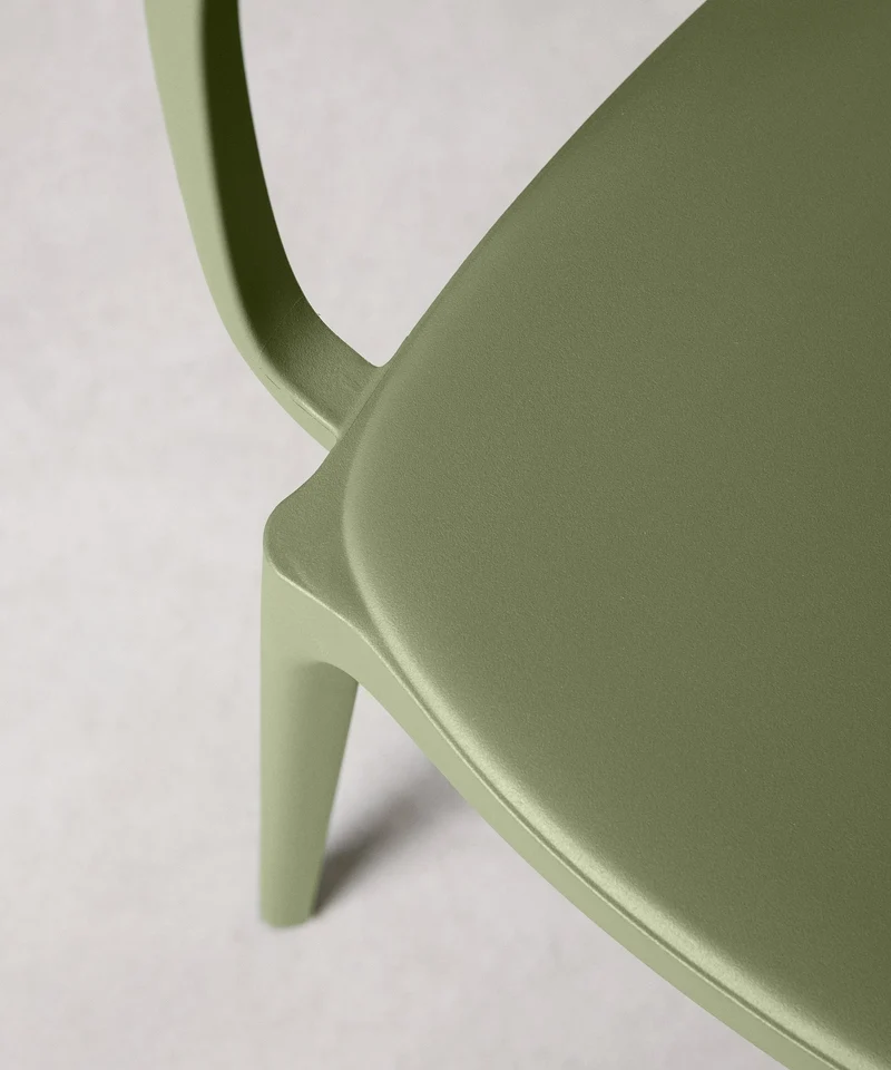 Silla de Polipropileno con Reposabrazos Saria