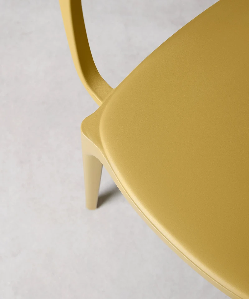 Silla de Polipropileno con Reposabrazos Saria