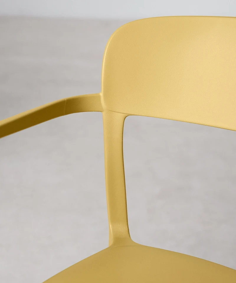 Silla de Polipropileno con Reposabrazos Saria