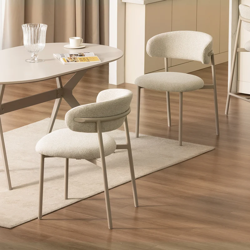 Table à manger Judit ovale et 4 Chaise de salle à manger Zahra S [Ensemble de Salle à Manger]