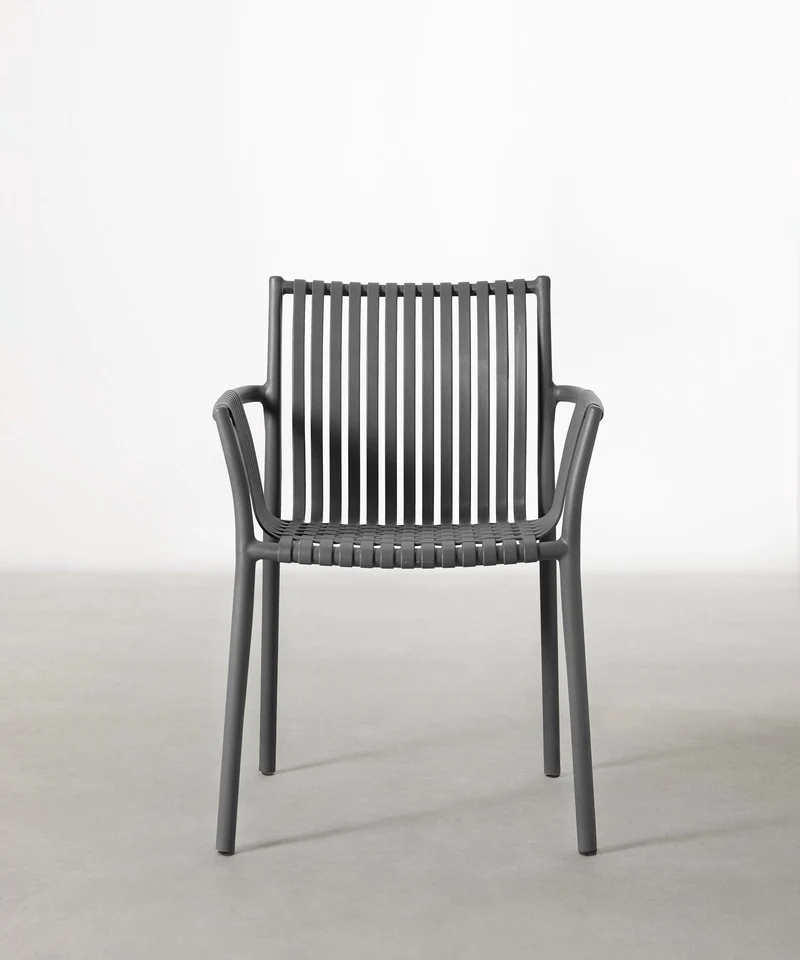 Silla de Polipropileno con Reposabrazos Salma