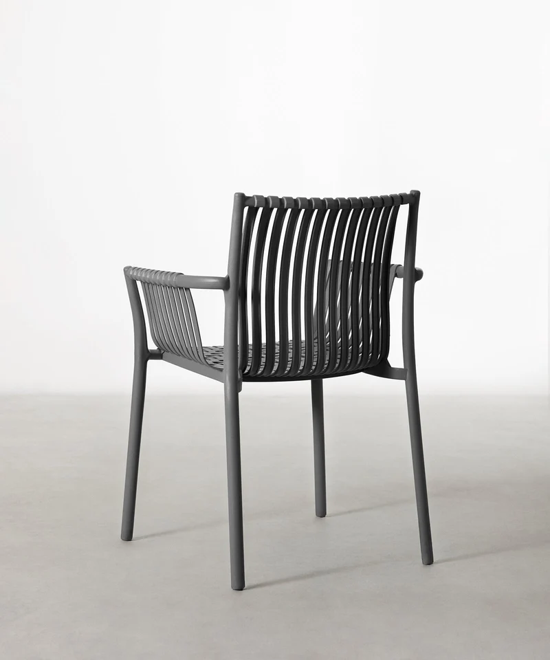 Silla de Polipropileno con Reposabrazos Salma