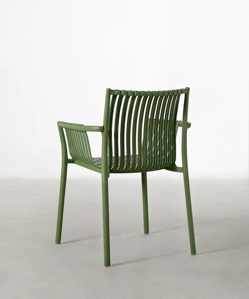 Silla de Polipropileno con Reposabrazos Salma