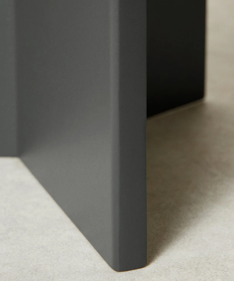 Mesita auxiliar de metal Aiden (47x35 cm)