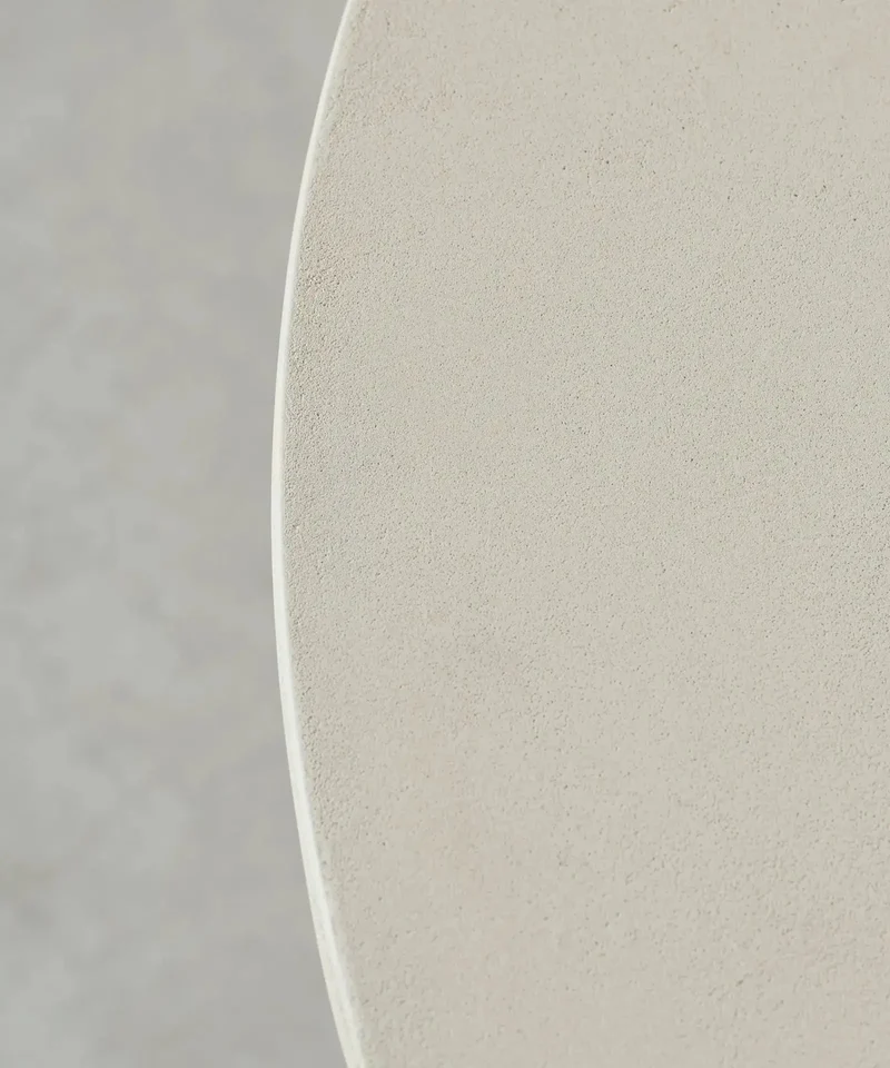 Mesa de Comedor Ovalada en Microcemento Juno