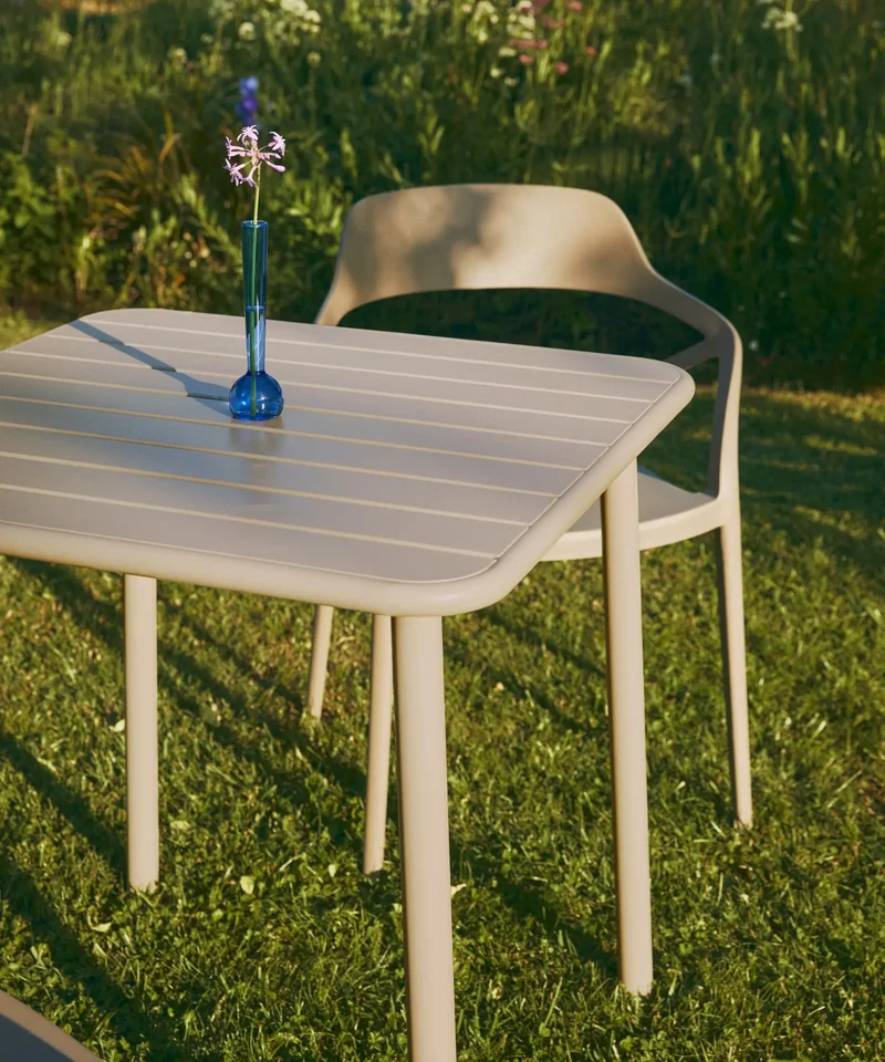 Mesa exterior de metal cuadrada Brisa (70x70 cm)