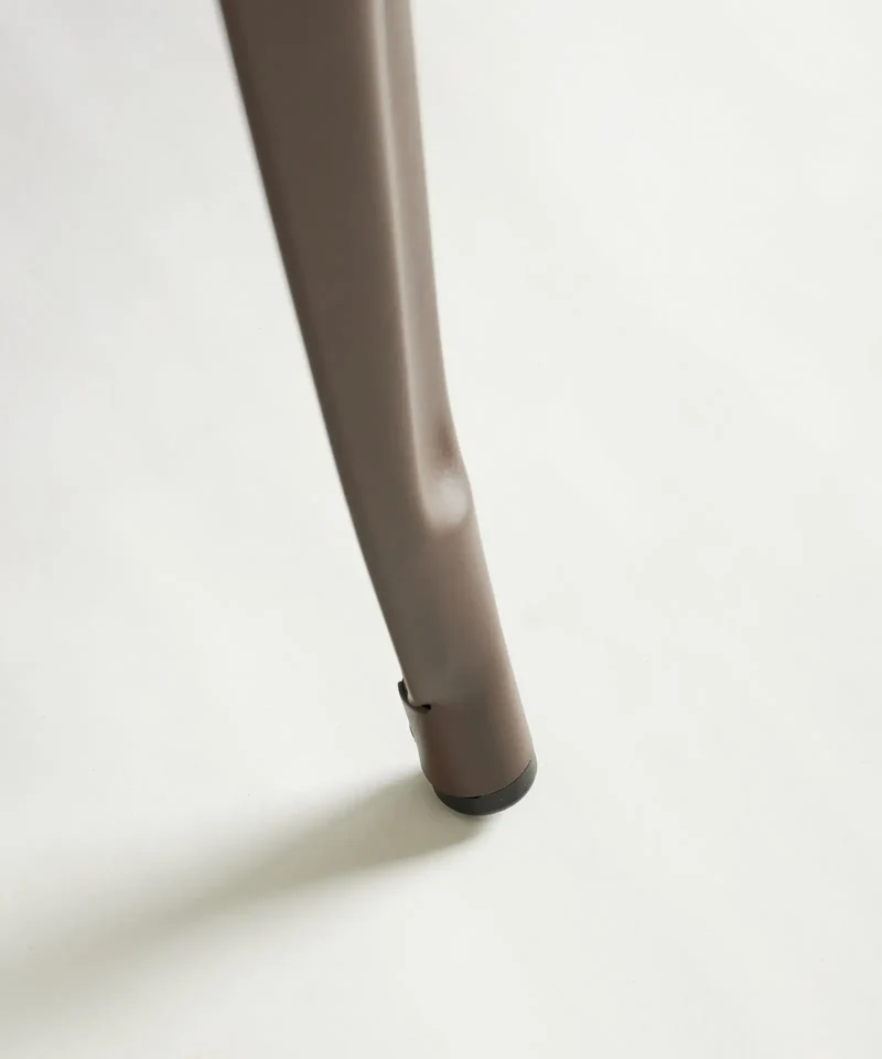 Taburete Bajo de Metal Tolik