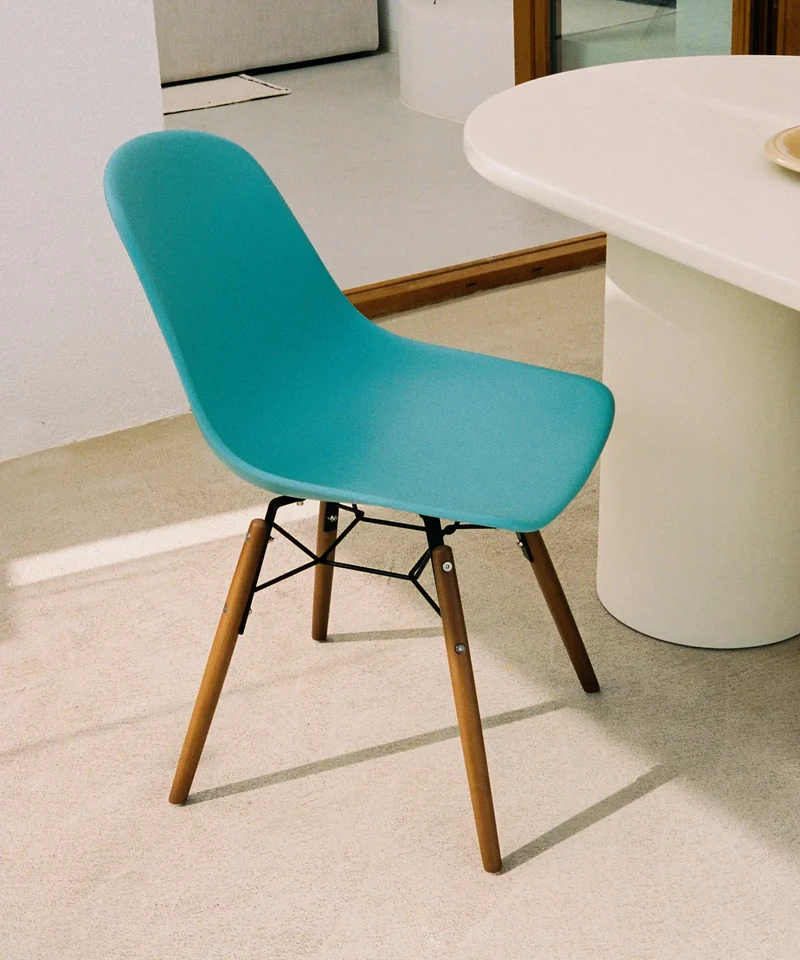 Silla de Polipropileno y Madera Elon