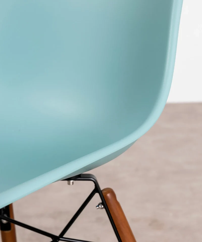Silla de Polipropileno y Madera Elon