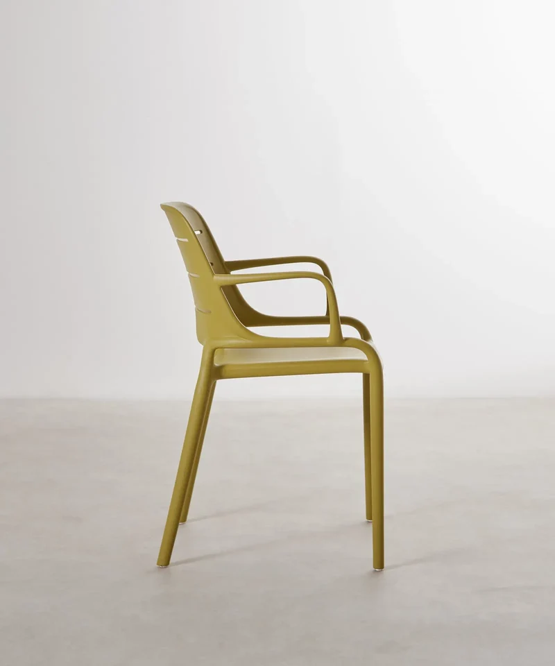 Silla de Polipropileno con Reposabrazos Mila