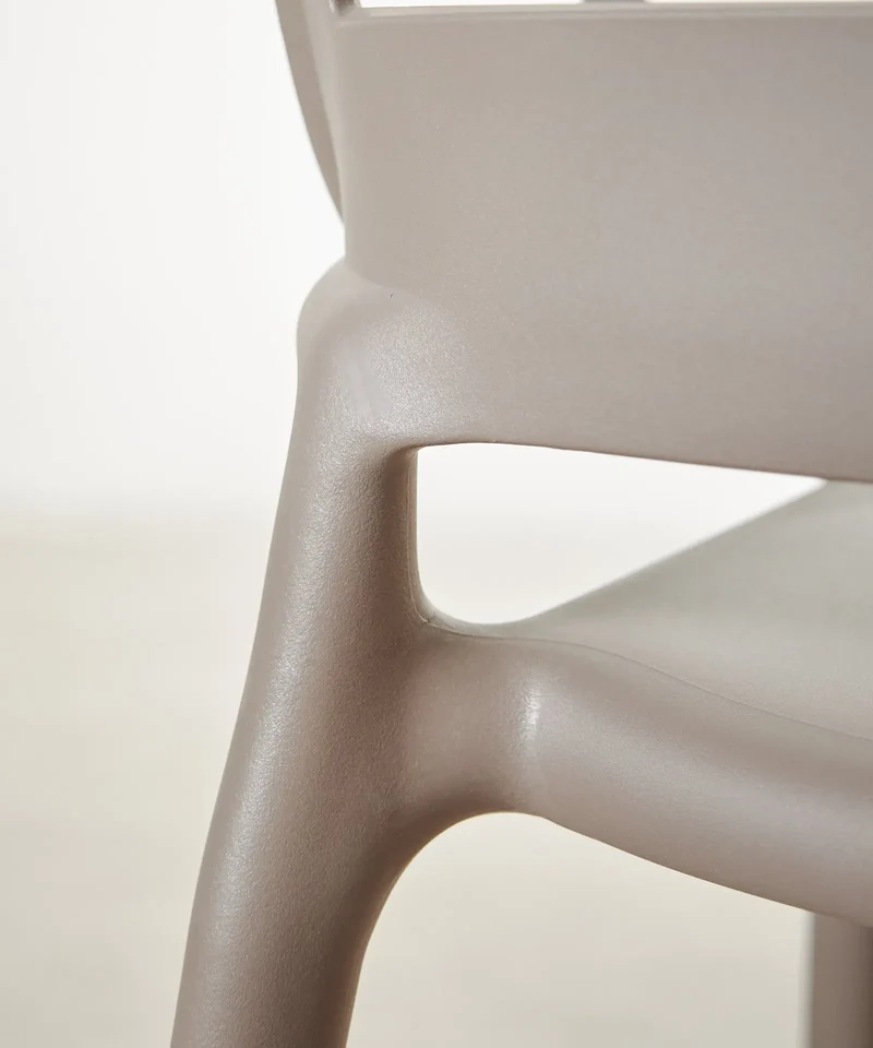 Silla de Polipropileno con Reposabrazos Mila