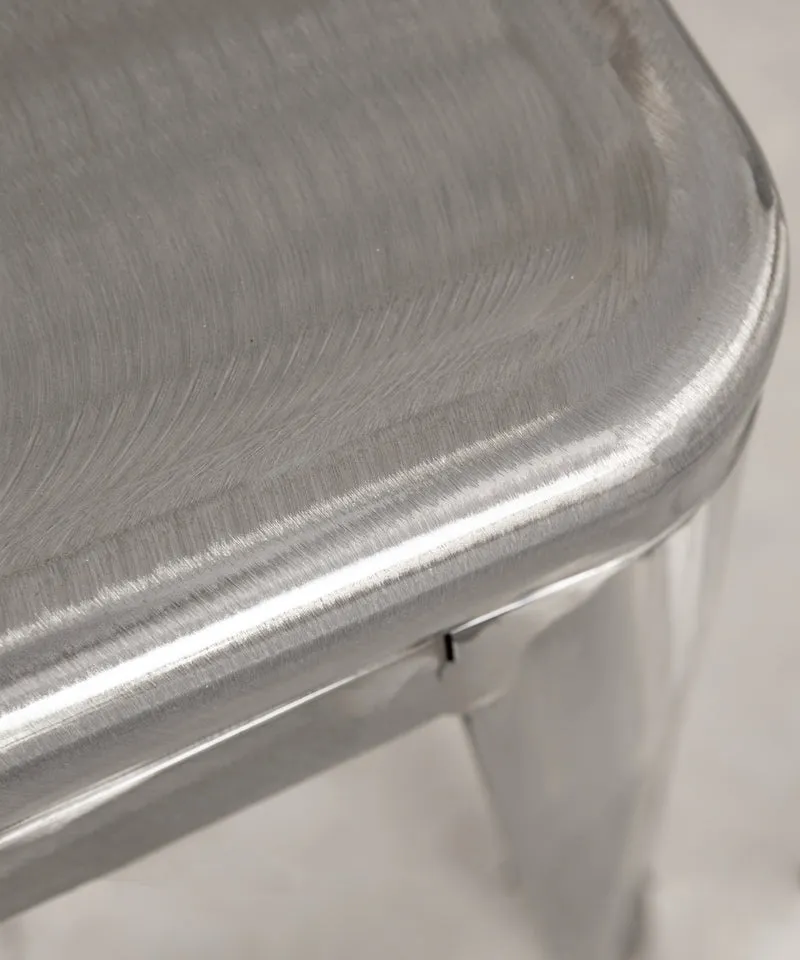 Taburete Bajo de Metal Tolik - Polished Edition