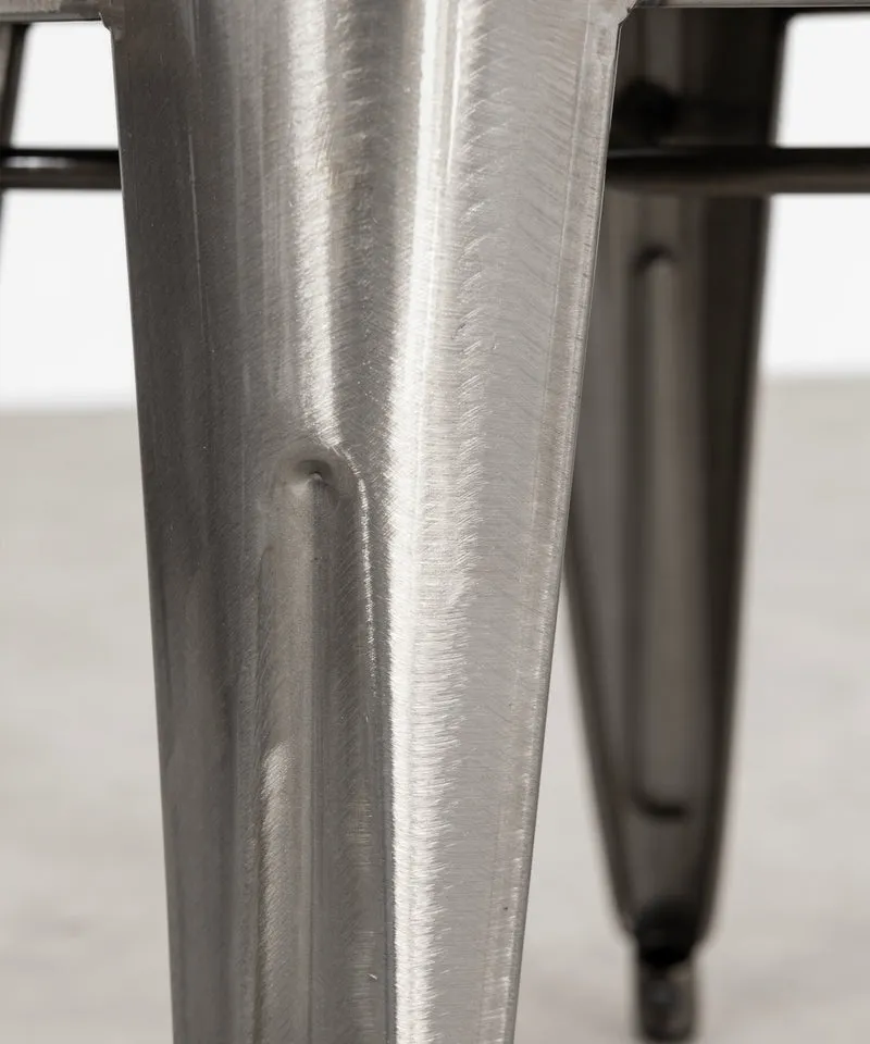 Taburete Bajo de Metal Tolik - Polished Edition