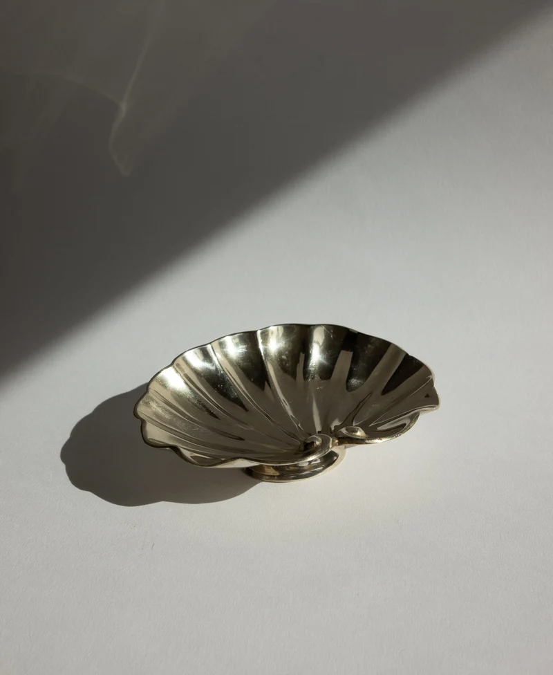 French Art Deco Polished Brass Shell Pedestal Jewelry Dish