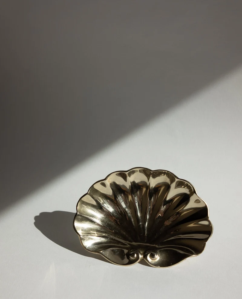 French Art Deco Polished Brass Shell Pedestal Jewelry Dish