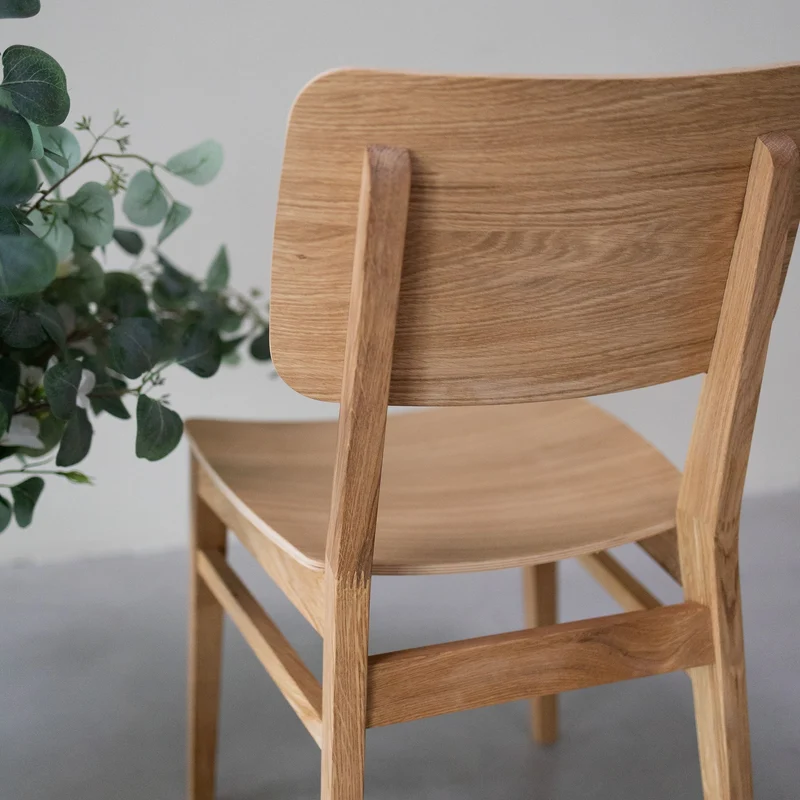 Lot de 2 ou 4 chaises de salle à manger en chêne KODAMA | NordicStory