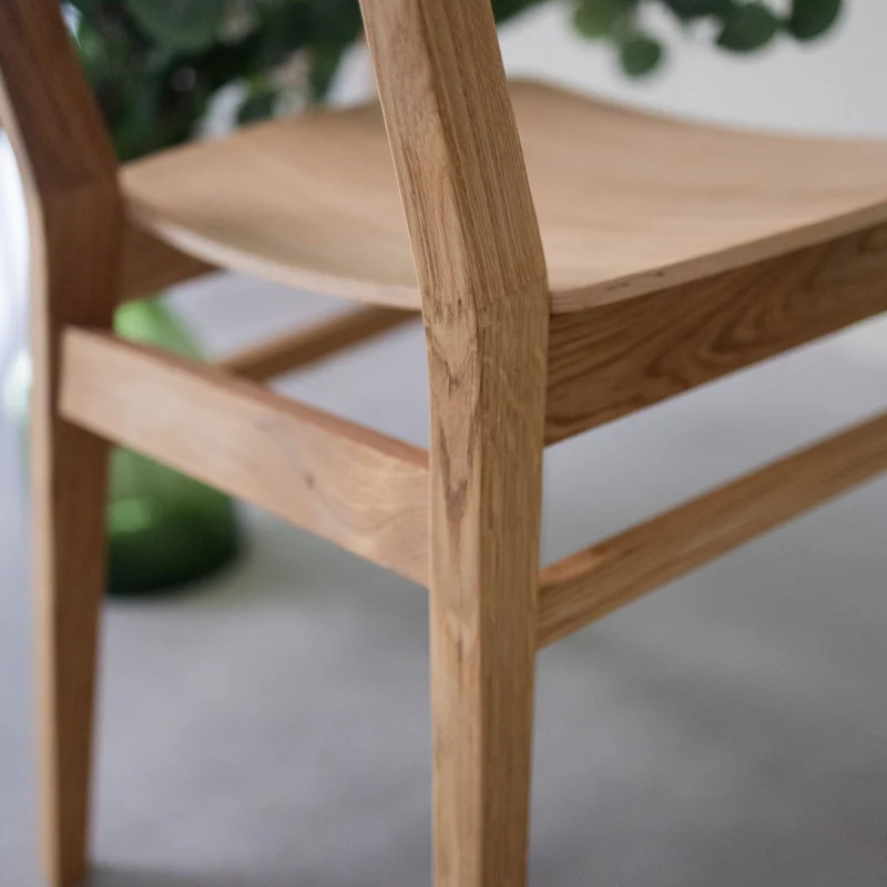 Lot de 2 ou 4 chaises de salle à manger en chêne KODAMA | NordicStory