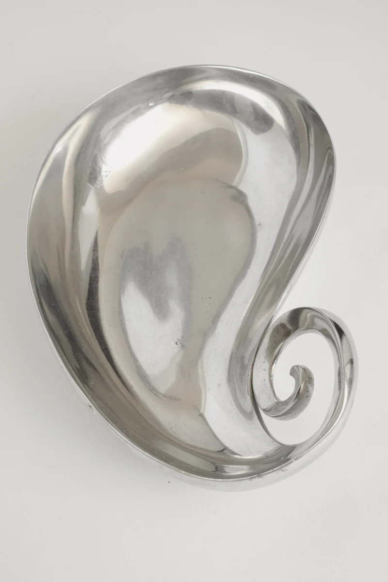 Elegant Aluminium Spiral Dish