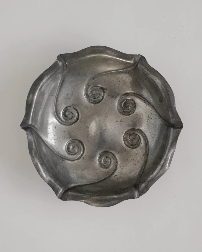 Elegant Art Nouveau Dutch Pewter Bowl