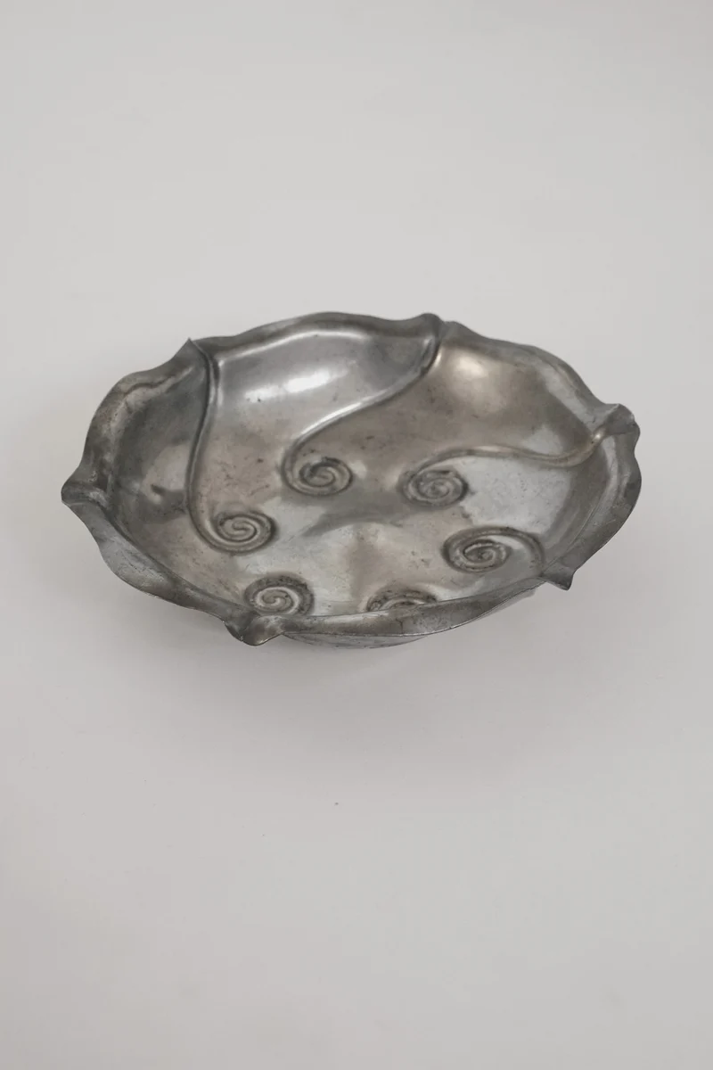 Elegant Art Nouveau Dutch Pewter Bowl