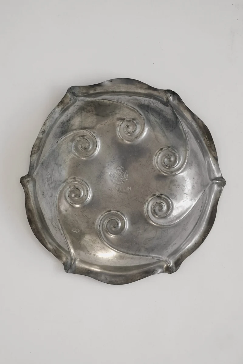 Elegant Art Nouveau Dutch Pewter Bowl