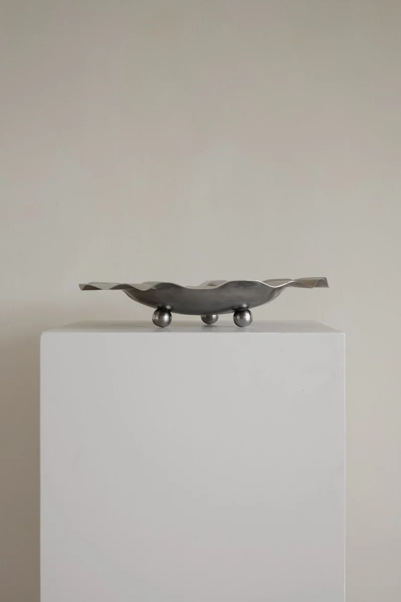 Wavy Display Bowl with Ball Feet
