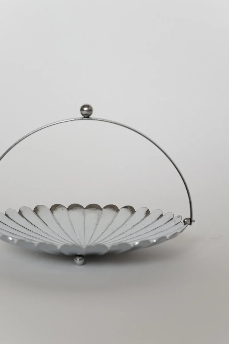 Serving Dish With Handle