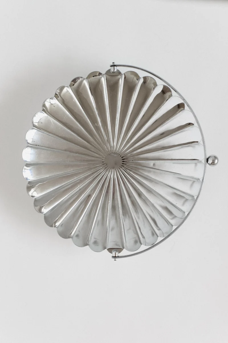 Serving Dish With Handle