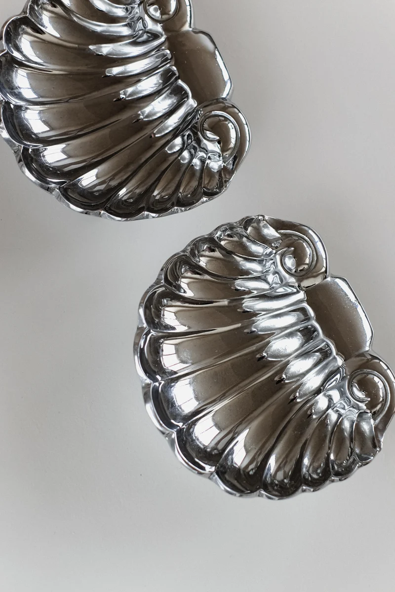 Set of 2 Shell Decorative Bowls