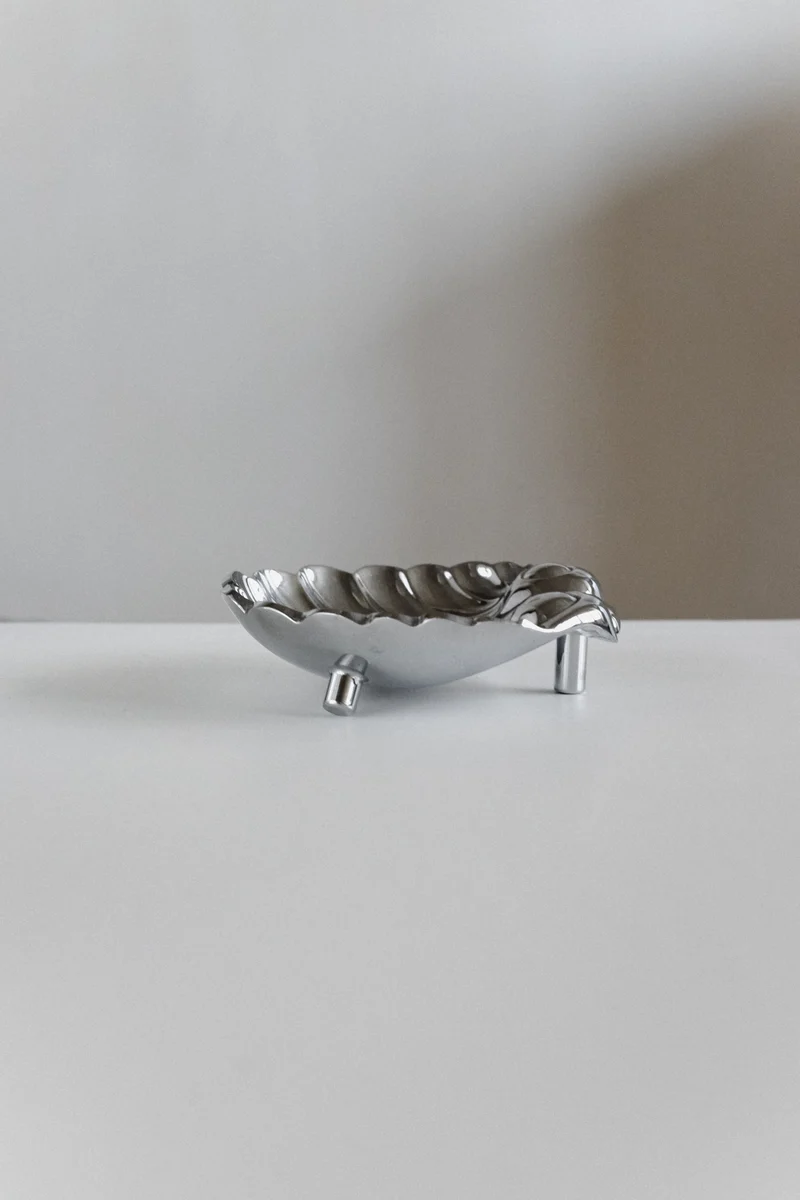 Set of 2 Shell Decorative Bowls