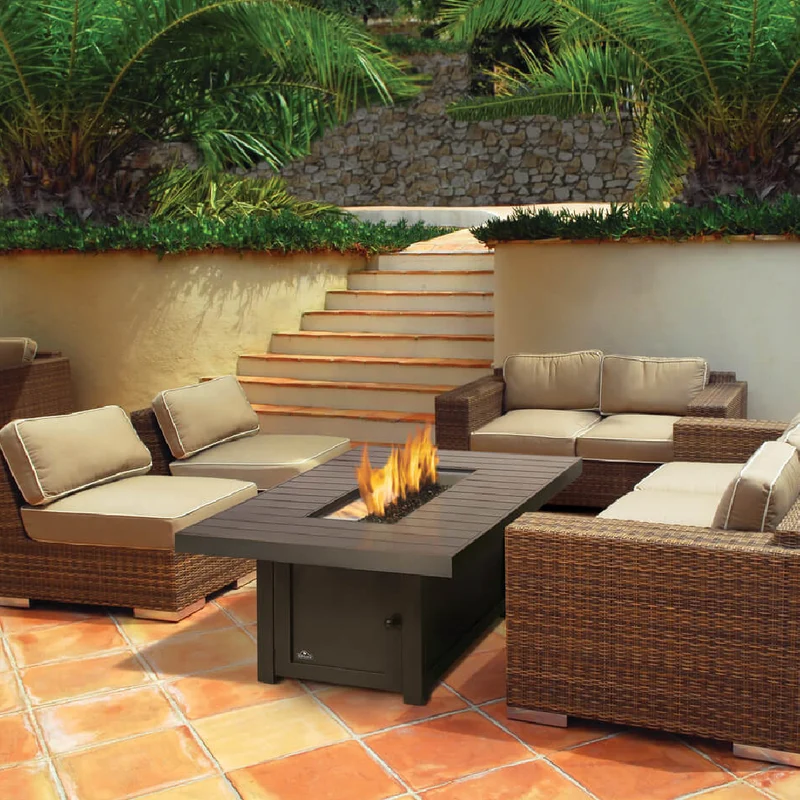 Table extérieure avec foyer 60 000 BTU - Patioflame® St-Tropez