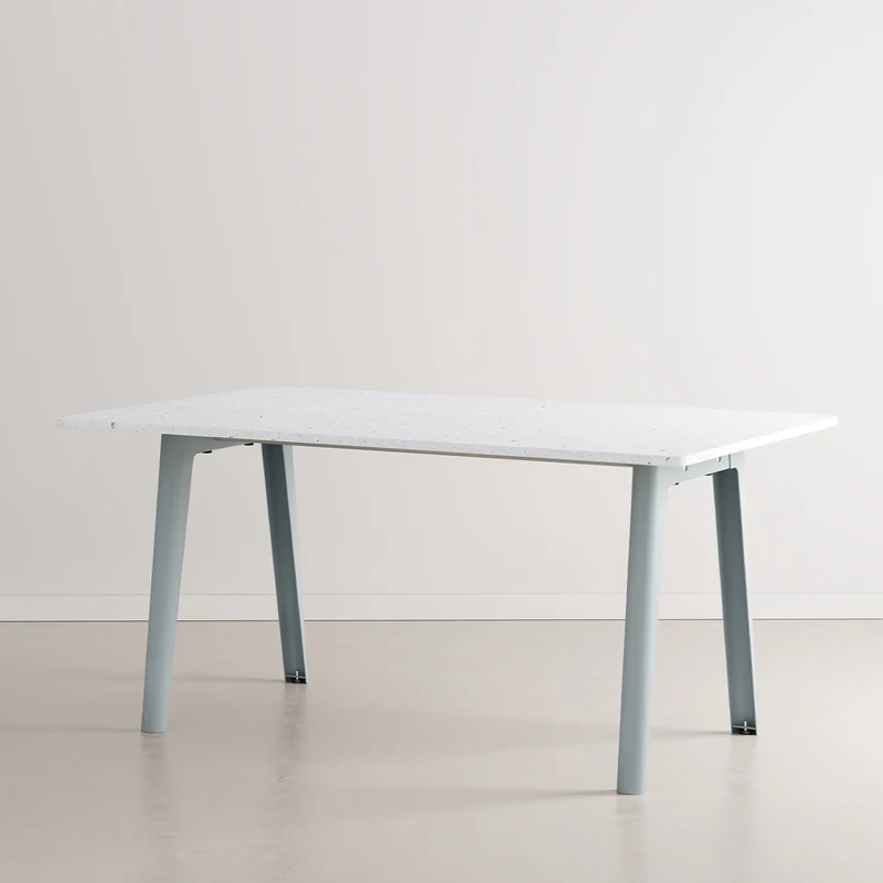 Table à manger NEW MODERN - plastique recyclé Venezia