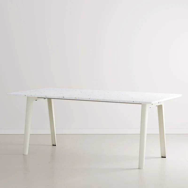 Table à manger NEW MODERN - plastique recyclé Venezia