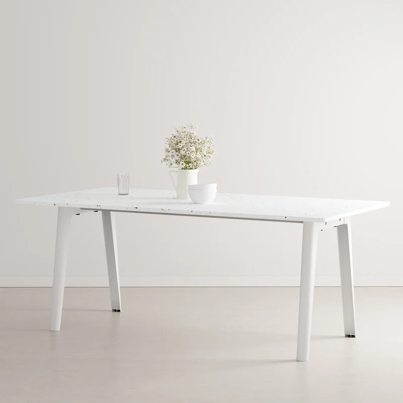 Table à manger NEW MODERN - plastique recyclé Venezia