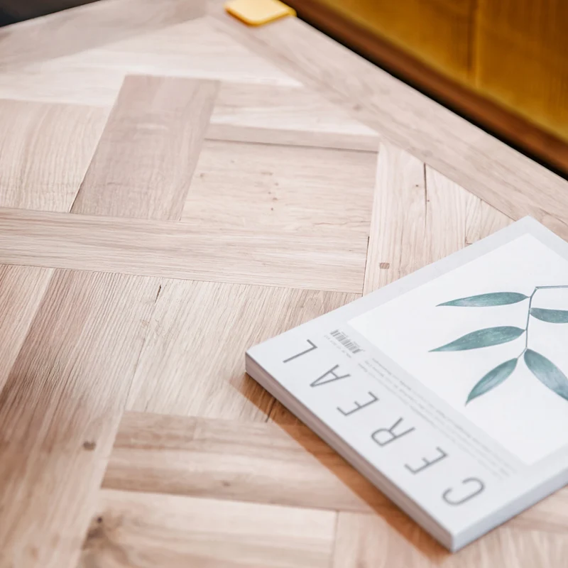 Table basse TIPTOE 80x80cm - parquet de Versailles