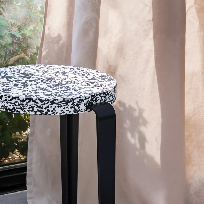Tabouret LOU - plastique recyclé Macchiato