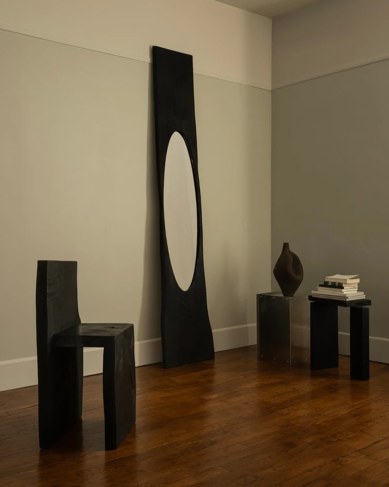 CHAIR ( 0 2 )